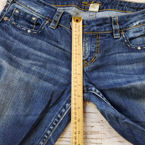 Silver jeans cuffed capri. Tuesday size 30/33. Excellent condition. - Picture 9 of 9